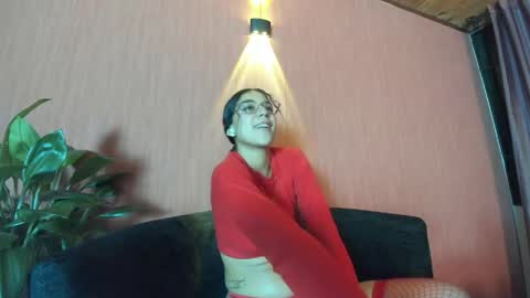 danielamonroe online show from April 29, 2:38 am
