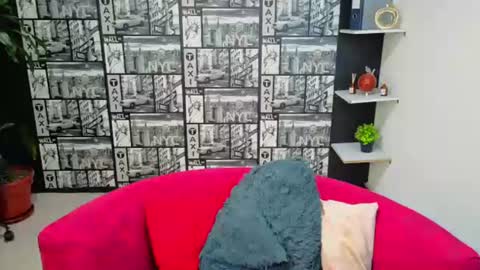 danielamonroe online show from June 10, 11:36 pm
