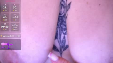 danielareign online show from April 29, 1:05 pm