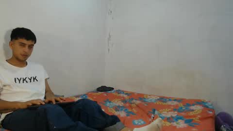 danielitopapii online show from November 7, 4:48 am