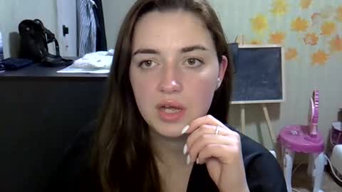 Snapshot of daniella_brunnette_ chatting on October 18, 10:03 pm Daniella online show from October 18, 10:03 pm