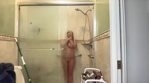 Snapshot of daniellealexa chatting on October 9, 11:48 am daniellealexa online show from October 9, 11:48 am