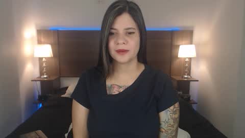 daniellerain online show from October 31, 11:21 am