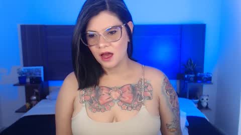 daniellerain online show from February 9, 7:41 pm