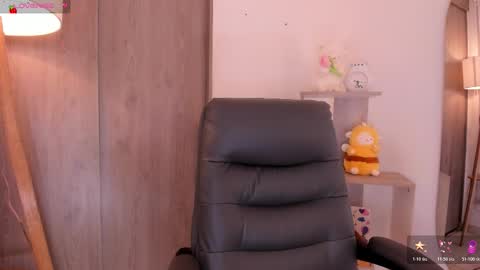 Danielle Rose online show from November 13, 11:40 pm