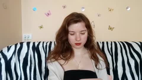 Mia online show from April 28, 1:15 pm