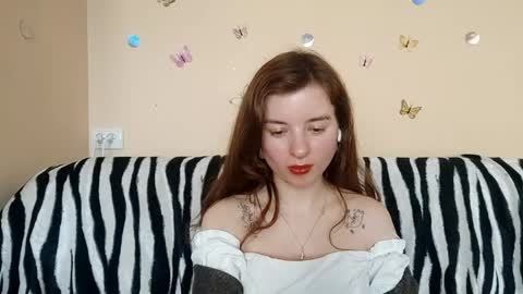Mia online show from April 29, 1:16 pm