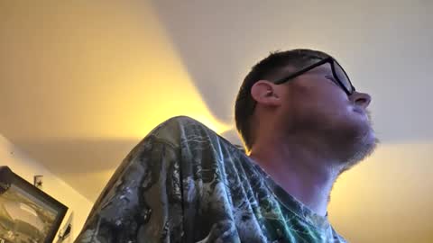 Daniel    y. online show from February 22, 10:56 pm