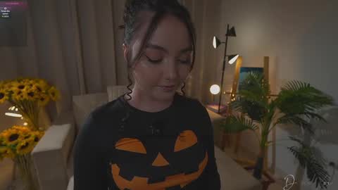 Snapshot of danii_xoxo chatting on October 2, 10:41 pm online show from October 2, 10:41 pm