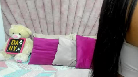 DaniiBelluci  online show from April 28, 2:38 am