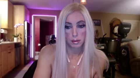 DanikaWhite69 online show from November 22, 11:30 am