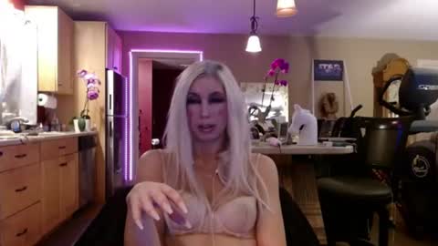 DanikaWhite69 online show from June 17, 12:54 pm