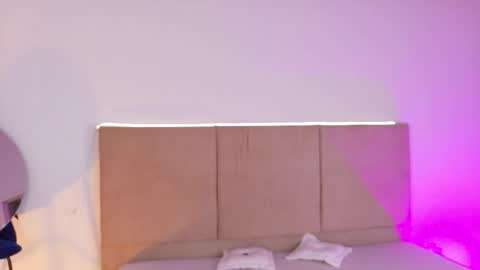 danisarzosa online show from March 6, 11:48 pm