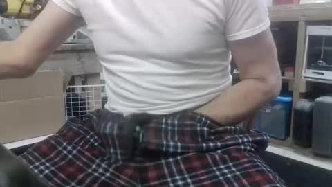 danl20012001 online show from December 5, 5:28 am