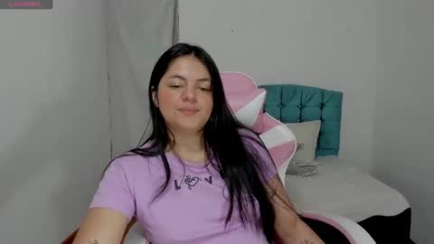 Snapshot of danna_1111 chatting on February 9, 2:07 pm danna online show from February 9, 2:07 pm