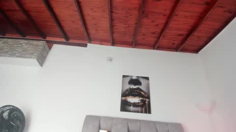 Danna online show from March 8, 1:03 pm