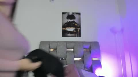 Danna online show from February 5, 2:26 pm