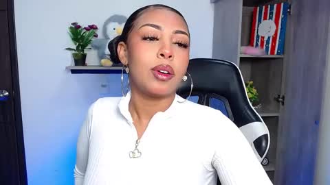 Danna online show from December 15, 11:28 am