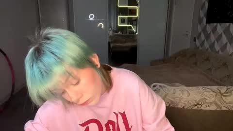 Luna Airi online show from March 14, 5:39 pm