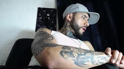 Snapshot of dante_d_angelo_ chatting on September 24, 9:38 am dante_d_angelo_ online show from September 24, 9:38 am