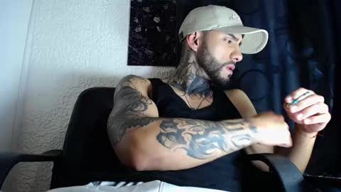 Snapshot of dante_d_angelo_ chatting on September 17, 10:35 pm dante_d_angelo_ online show from September 17, 10:35 pm