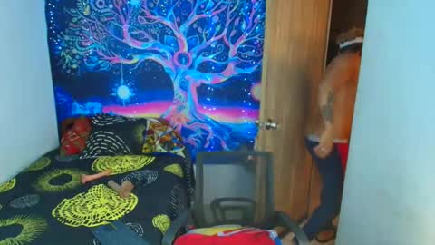 dantebig_22 online show from January 7, 3:55 am