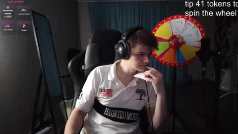 Snapshot of dantebigboi chatting on October 5, 11:18 am Daniel online show from October 5, 11:18 am