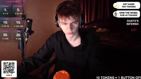 Snapshot of dantebigboi chatting on February 25, 6:23 pm Daniel online show from February 25, 6:23 pm