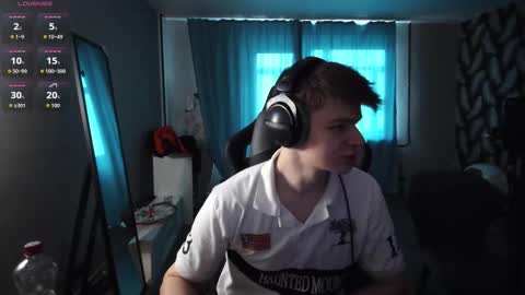 Snapshot of dantebigboi chatting on October 3, 9:39 am Daniel online show from October 3, 9:39 am