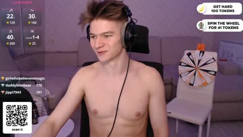 Snapshot of dantebigboi chatting on January 25, 11:22 pm Daniel online show from January 25, 11:22 pm