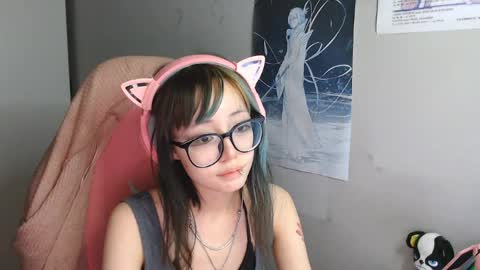 danyelleeyermann online show from May 13, 4:05 pm