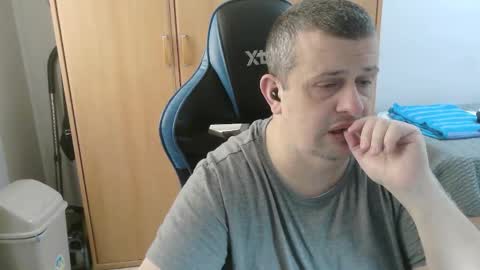 danysanchez1981 online show from March 17, 11:37 am