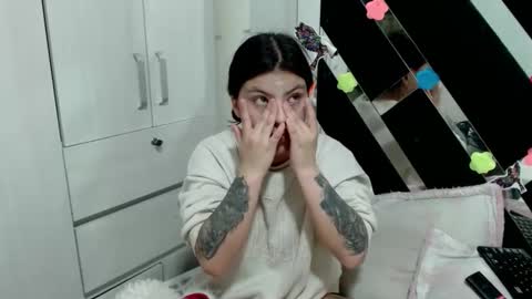 daphne877046 online show from November 26, 6:37 pm