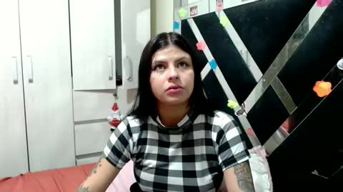 daphne877046 online show from May 11, 2:40 am