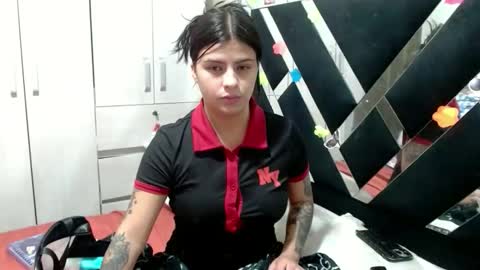 daphne877046 online show from May 15, 2:09 am