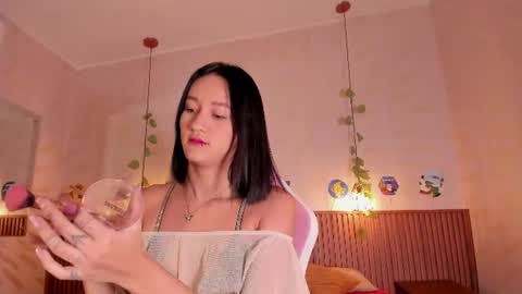 Daphne online show from July 25, 3:15 am