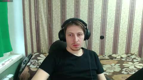 darienlarge online show from December 1, 9:40 am