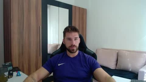 darius_94 online show from July 18, 6:48 am