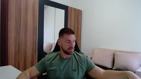 darius_94 online show from May 15, 5:38 am