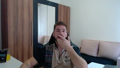 darius_94 online show from July 13, 5:11 am