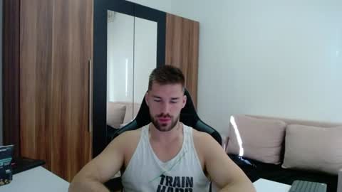 darius_94 online show from June 26, 5:57 am
