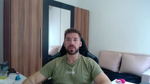 darius_94 online show from July 20, 10:39 am