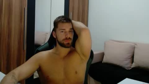 darius_94 online show from February 13, 6:06 am