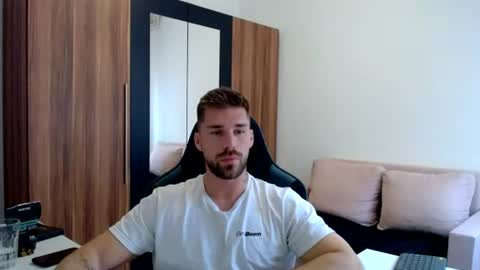 darius_94 online show from June 27, 12:33 pm