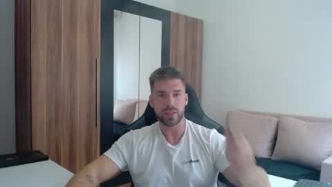darius_94 online show from July 27, 1:30 pm