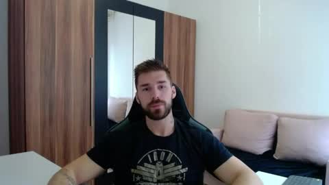 darius_94 online show from June 8, 8:26 am