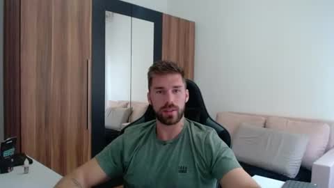 darius_94 online show from July 15, 10:31 am