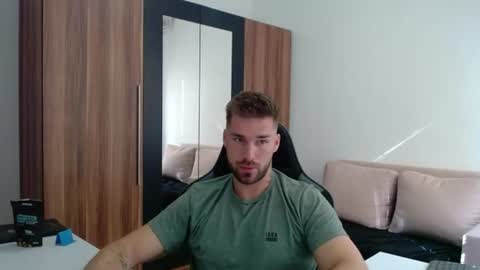 darius_94 online show from July 23, 6:22 am