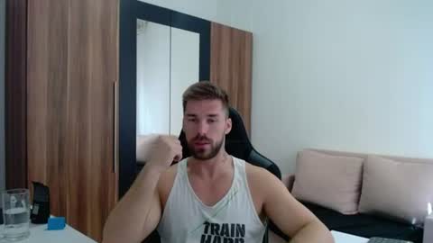 darius_94 online show from July 7, 7:23 am
