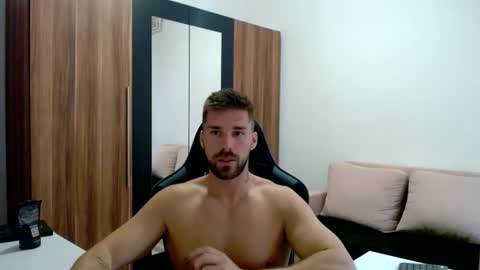 darius_94 online show from July 3, 7:57 am